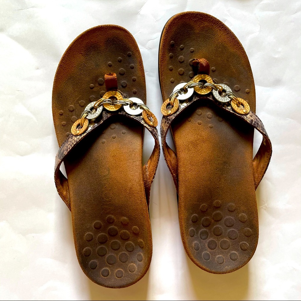 Vionic Sandals Size 8